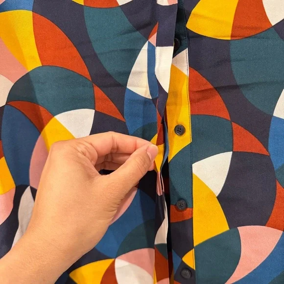 Boden 100% Silk Multicolor Geometric Print Button Down Blouse Shirt sz US6/UK10 - Picture 7 of 11
